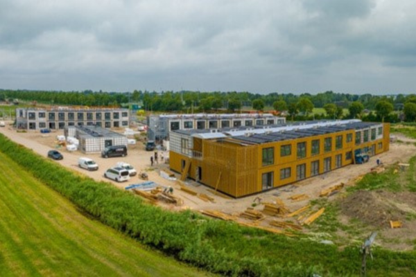 Prefab vlaswanden in Sporthoeklaan in Lansingerland
